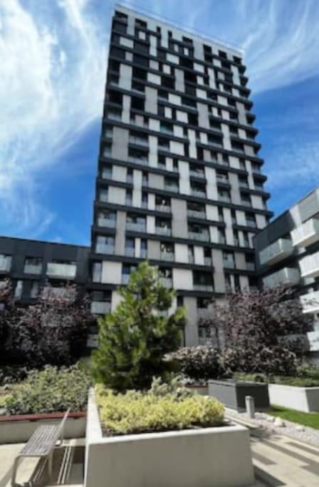 Residence Garden Tower - Zimni Zahrada Прага Екстериор снимка